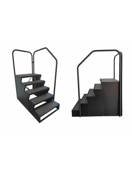 Escalier d'accès au spa de nage